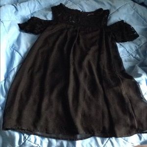 Shoulderless dress